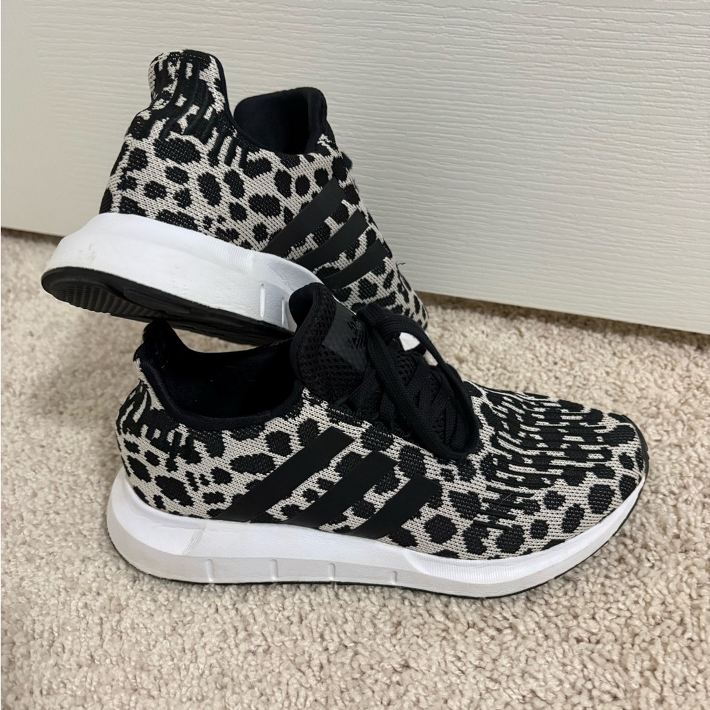 Adidas Women's Swift Run Black and White Sneakers